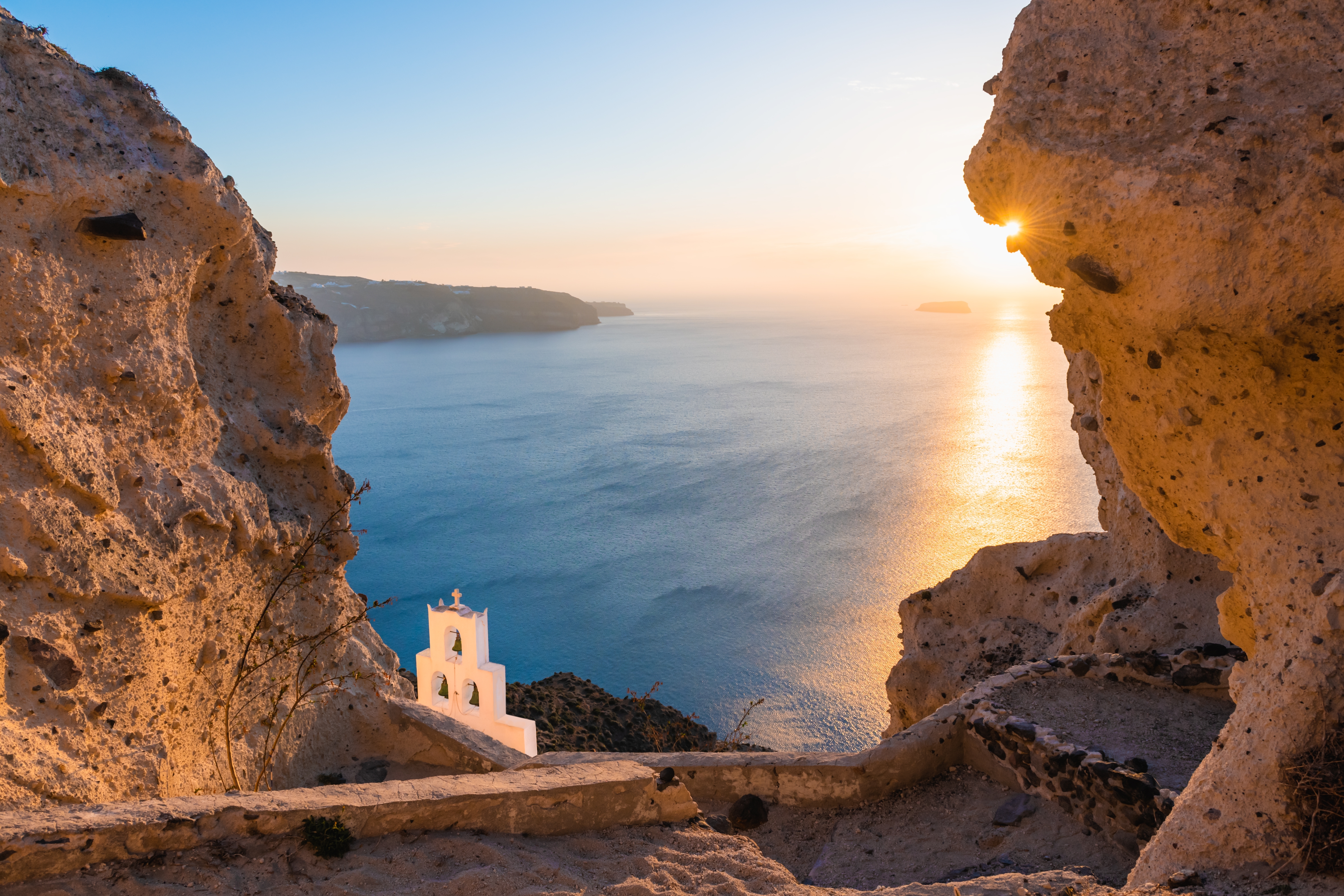 Church,Of,Agios,Nikolaos,In,Santorini,Island,,Greece.,Beautiful,View